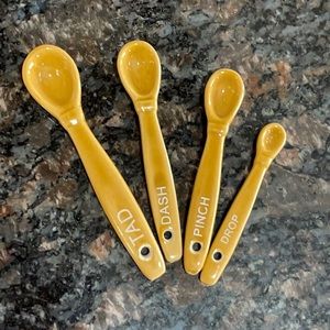 Temp-tations by Tara spoons, great condition, like new!